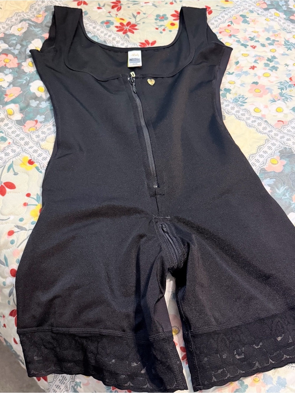 Noely Fajas “Baby Completa pierna corta” in Black, size Large from Noely Fajas.